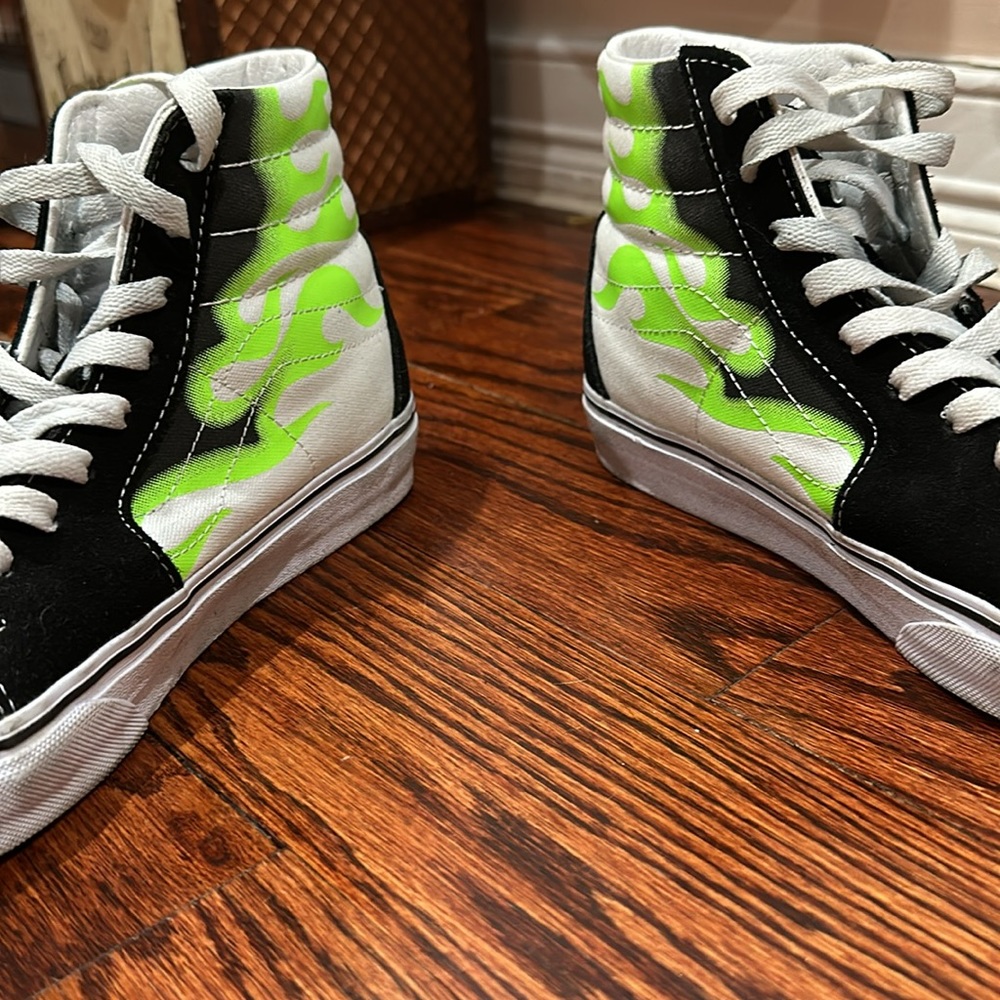 Size seven men’s vans green and black. - Picture 2 of 3